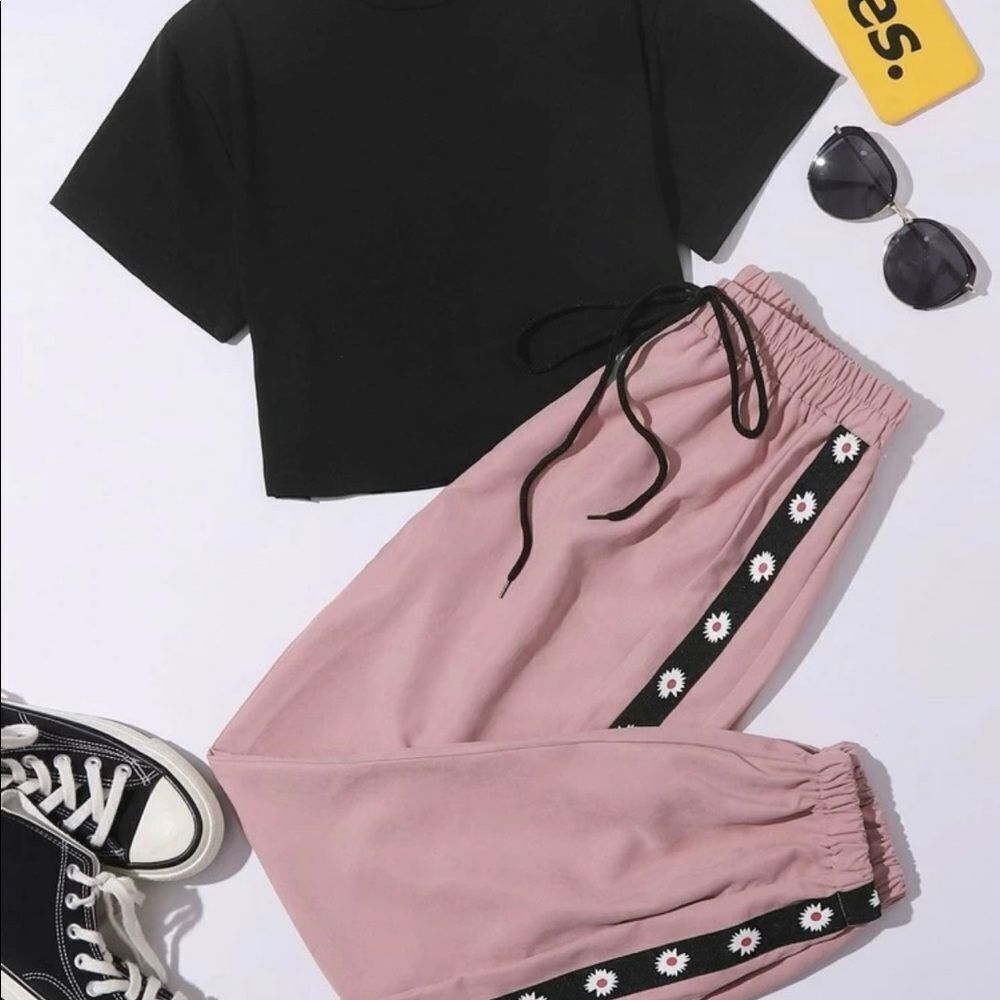 Shein Tee & Daisy Jogger Set • size XL - Picture 2 of 7